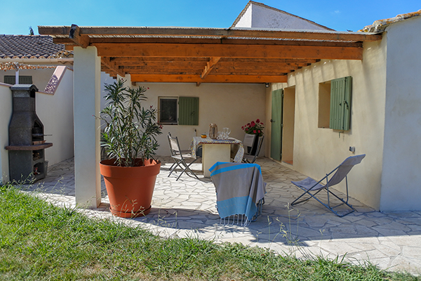 location de mas en Camargue-location de gite en Camargue-hebergement en Camargue-location de vacances en Camargue-mas avec piscine Arles